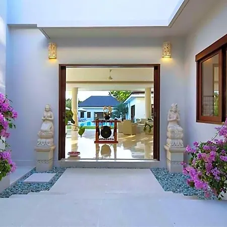 Castle Guinevere 5 Bedroom Private Pool Villa Zn36