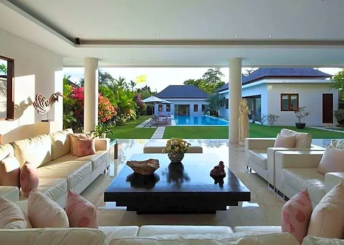 Castle Guinevere 5 Bedroom Private Pool Zn36 Kuta Selatan