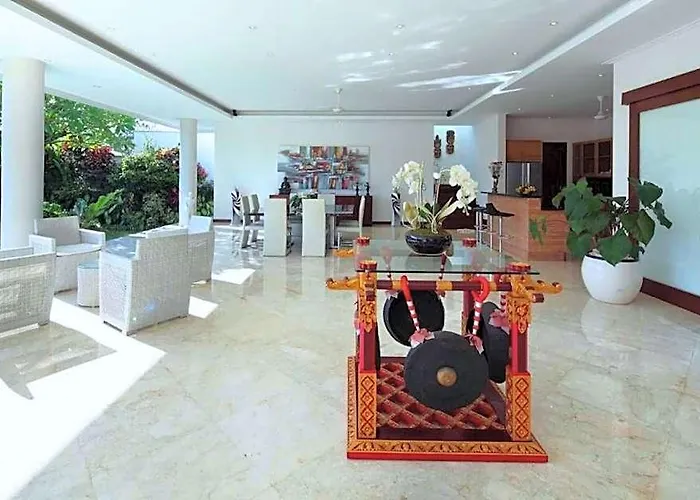 Castle Guinevere 5 Bedroom Private Pool Zn36 3*